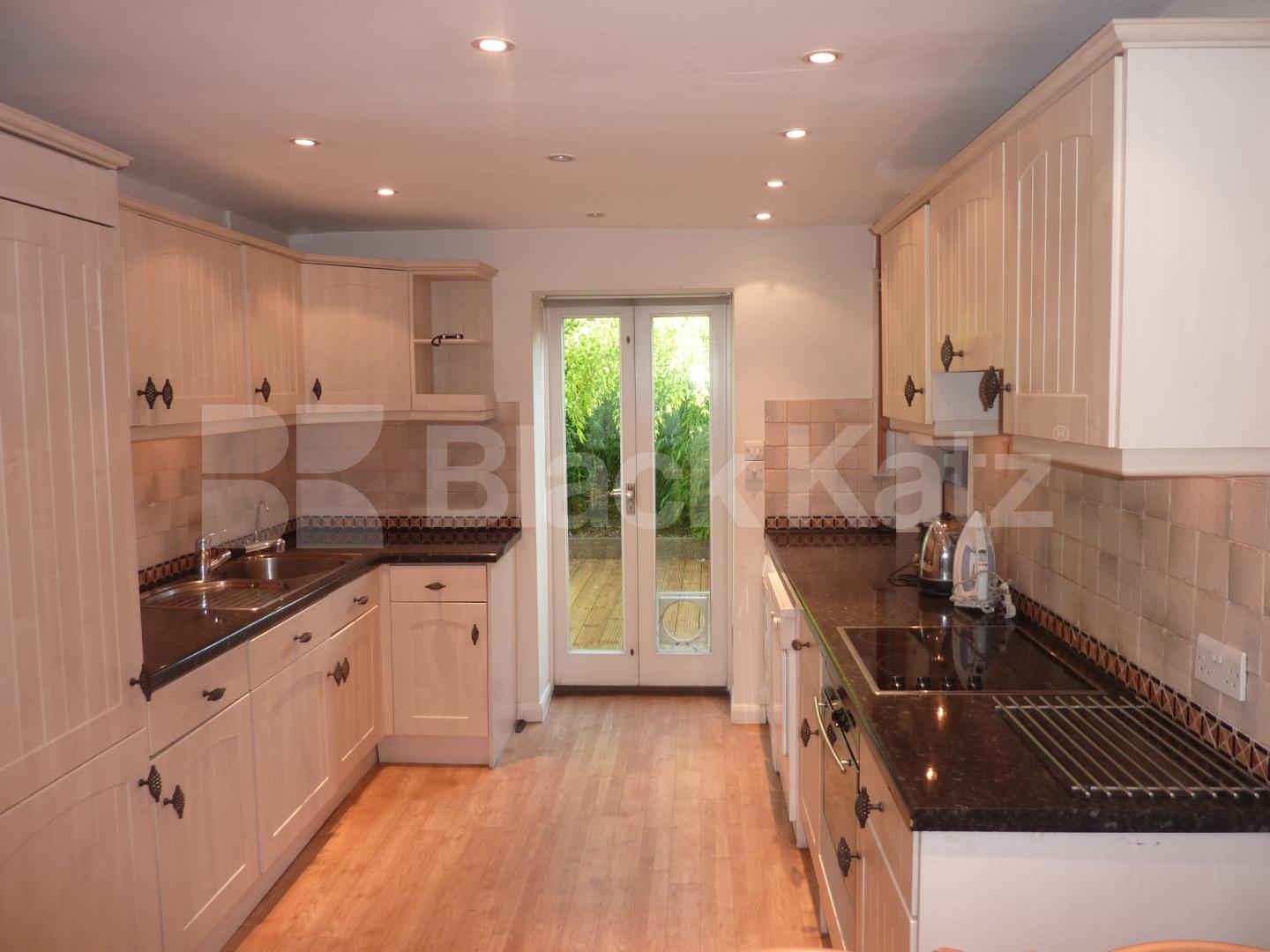 			LET & MANAGED!, 2 Bedroom, 1 bath, 1 reception Flat			 Camden Street, CAMDEN